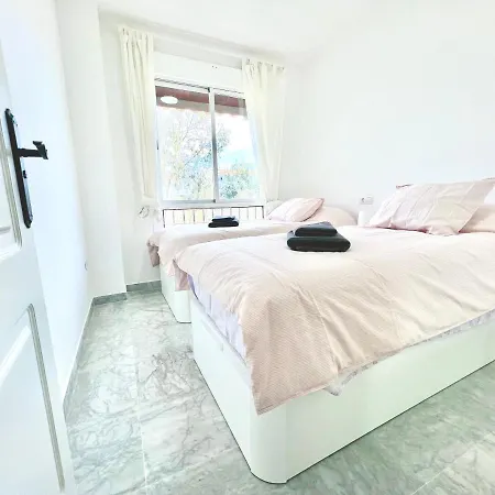 Albatros In Puerto Banus 150 Meters From The 马尔韦利亚